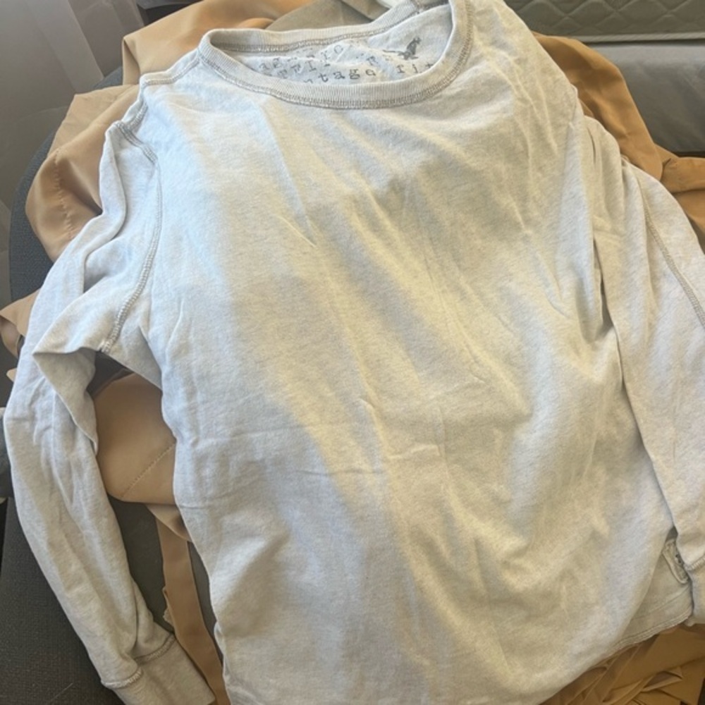 American Eagle Outfitters Vintage Fit Long Sleeve Shirt - L